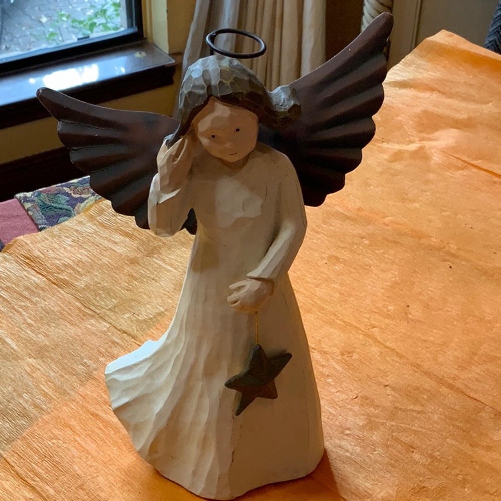 Angel figurine